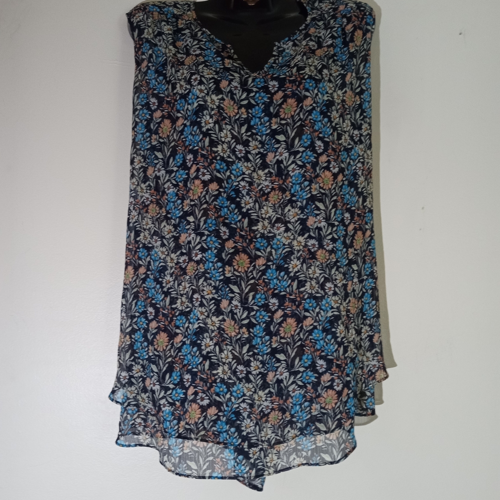 Sleeveless Floral V-Neck Blouse - Navy Blue Multi
